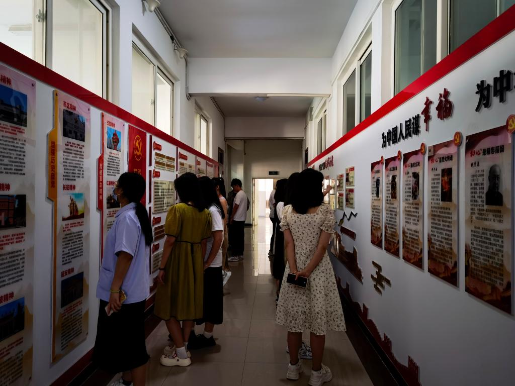 坚守初心 逐梦远航——数学与信息科学学院开展2023届毕业生党员教育系列活动