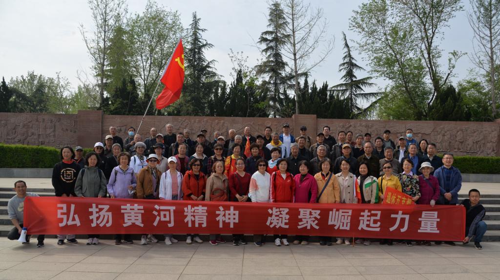 我校举办离退休党员主题党日活动