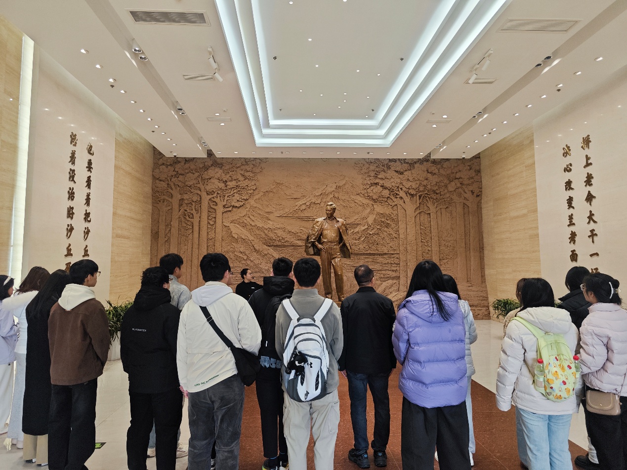 传承焦裕禄精神 筑牢信仰之基――我校青马社团赴兰考开展实地研学-中原工学院