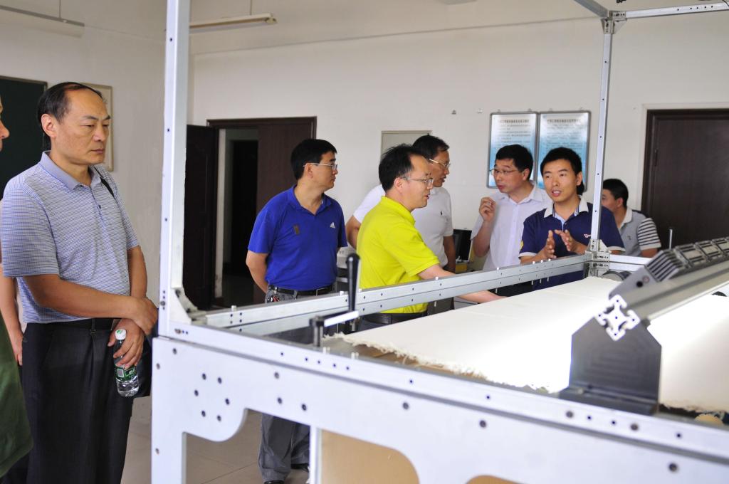 高速实时信号采集与处理河南省高校工程技术研究中心接受实地考核验收
