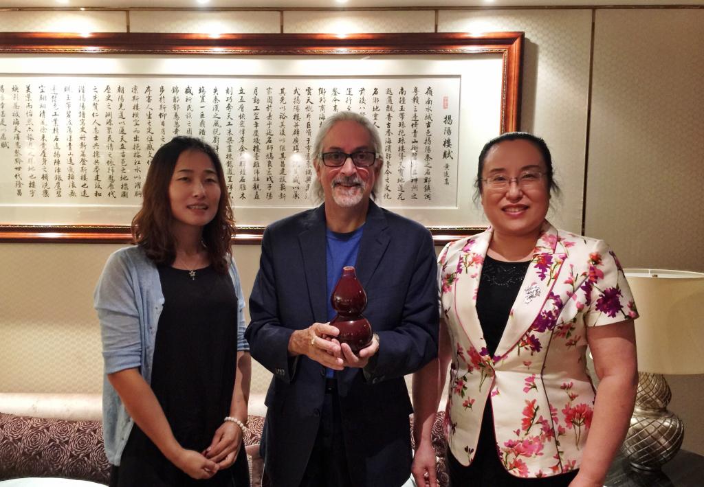 杜建慧副校长赴广州会见加拿大魁北克大学三河校区副校长丹尼尔·拉瓦尔