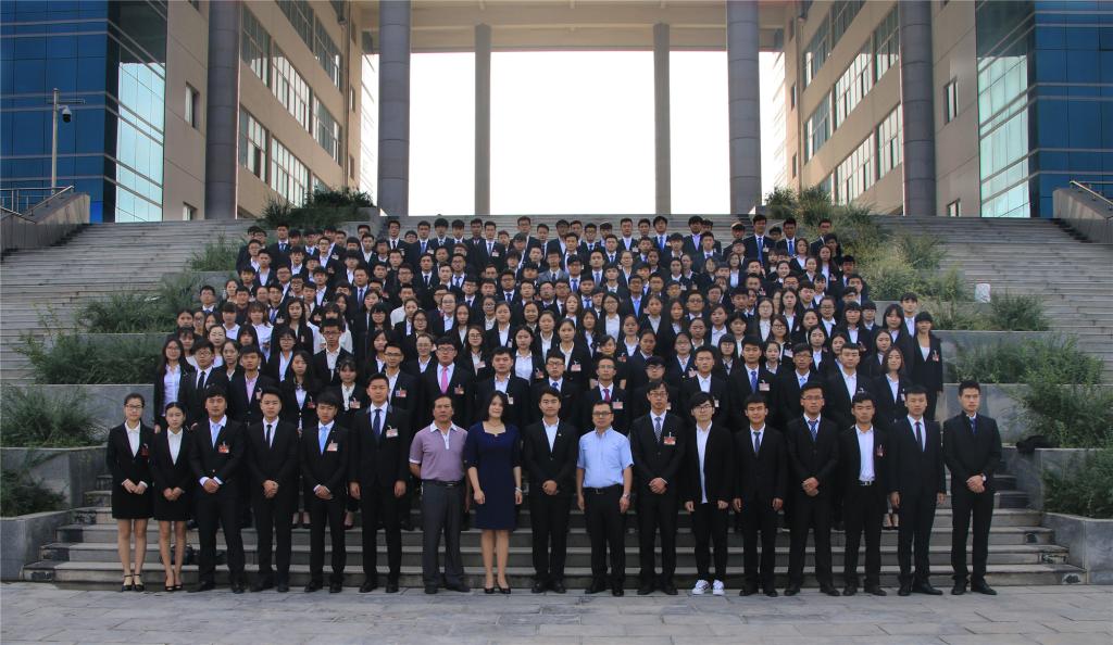 我校顺利召开第三次学生代表大会