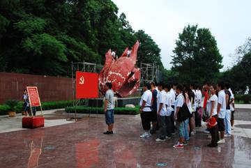 我校2009年大学生暑期社会实践活动蓬勃开展