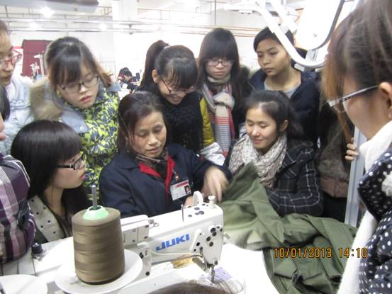 服装设计与工程卓越班首次校企联合实践教学取得成功