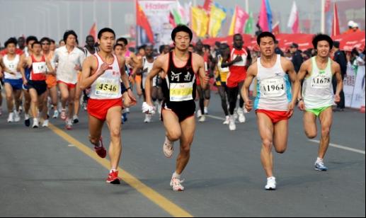 王传增同学在2009郑开国际马拉松赛上取得好成绩