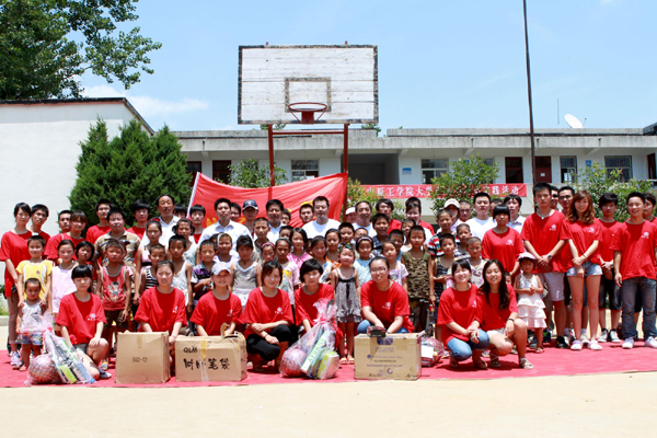 “永跟党走，建功中原”—我校2011年大学生暑期社会实践活动全面展开
