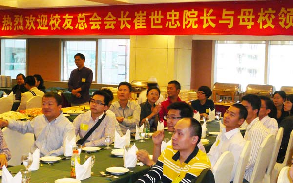 再接再厉 取得更大的成绩—我校党委副书记、工会主席刘志刚到计算机学院、软件学院走访慰问