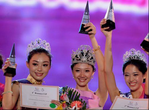 我校学生刘新华荣获国际旅游小姐中国区亚军