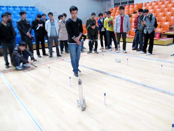 中武大学生工程训练综合能力对抗赛举行