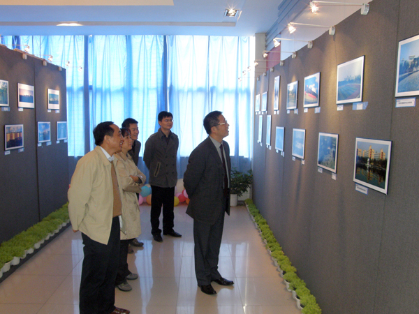 “魅力中工”校园风景摄影展开展