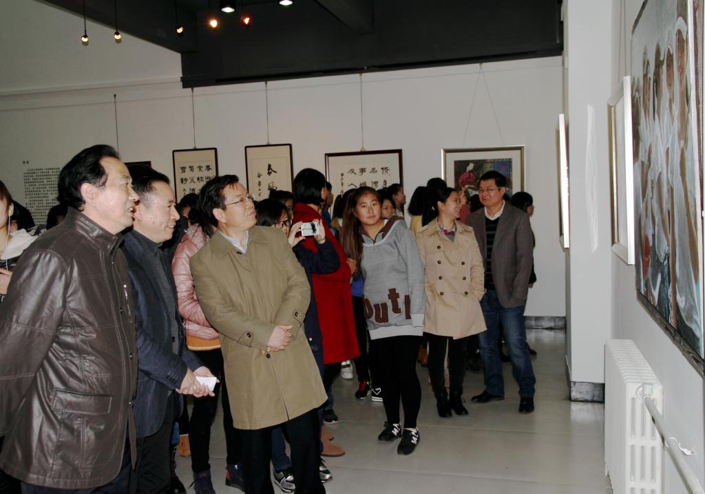 艺术设计学院师生作品展隆重开幕