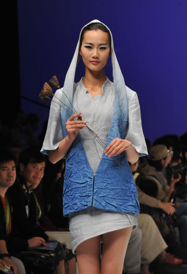 并接传统文化 缔造时代风尚—我校2013届服装设计专业毕业生作品发布会在京举行