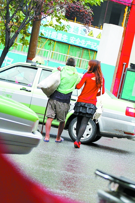 我只是做了一件很平常的事—专访“红衣女孩”孟甜
