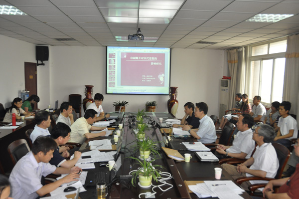 我校召开2012年优秀硕士学位论文评审答辩会