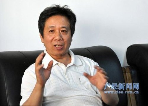 《中国产经新闻》艺术家王刚捐献国家126件力作 商业价值过亿