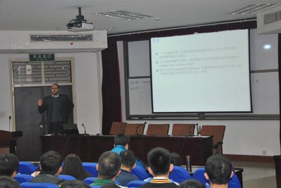 瑞典马拉达伦大学Erik Darpö博士为我校师生作报告
